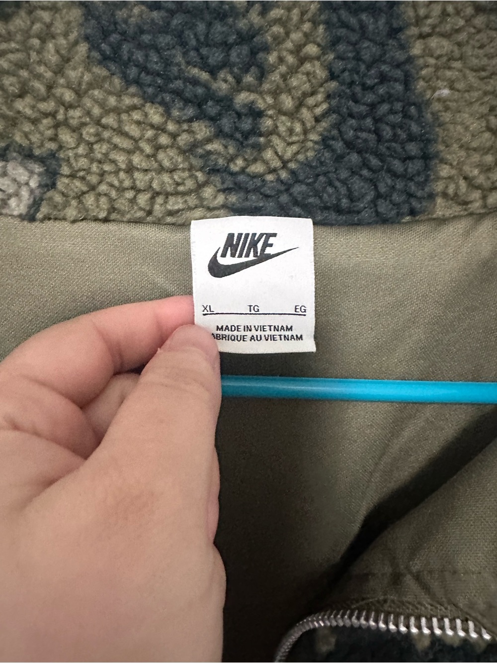 Women’s Nike fleece jacket! - Picture 2 of 6